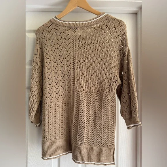 Democracy Textured Tan Sweater Size Medium - Picture 4 of 4
